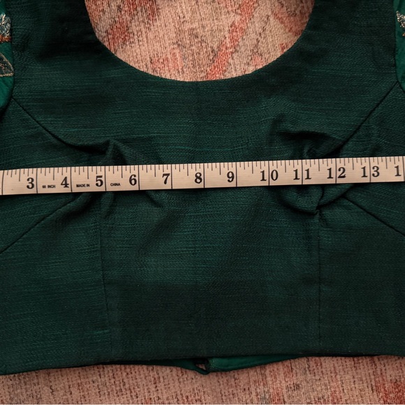 Sabyasachi Red Saree with Green parrot blouse NWT - Picture 14 of 14